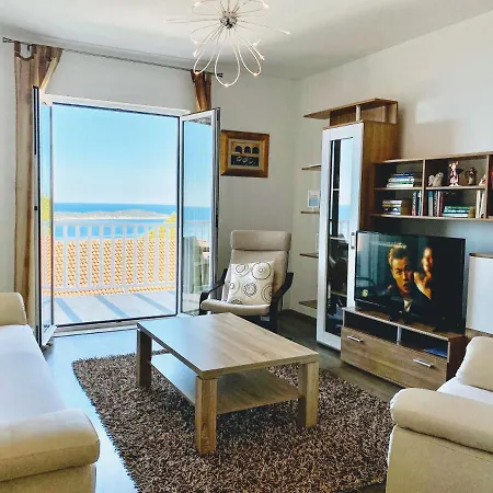 Indigo Apartment *