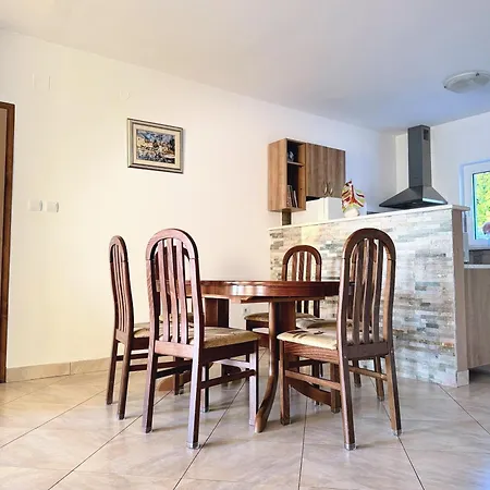 Indigo ツァヴタット