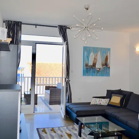 Indigo アパート ツァヴタット