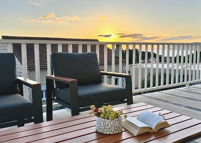 Indigo - Sunset Sea View